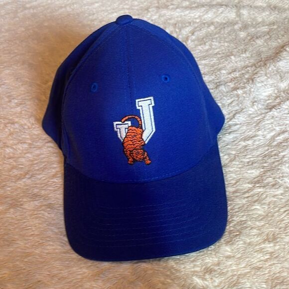 Jesuit football hat fitted size small / medium - Picture 1 of 6